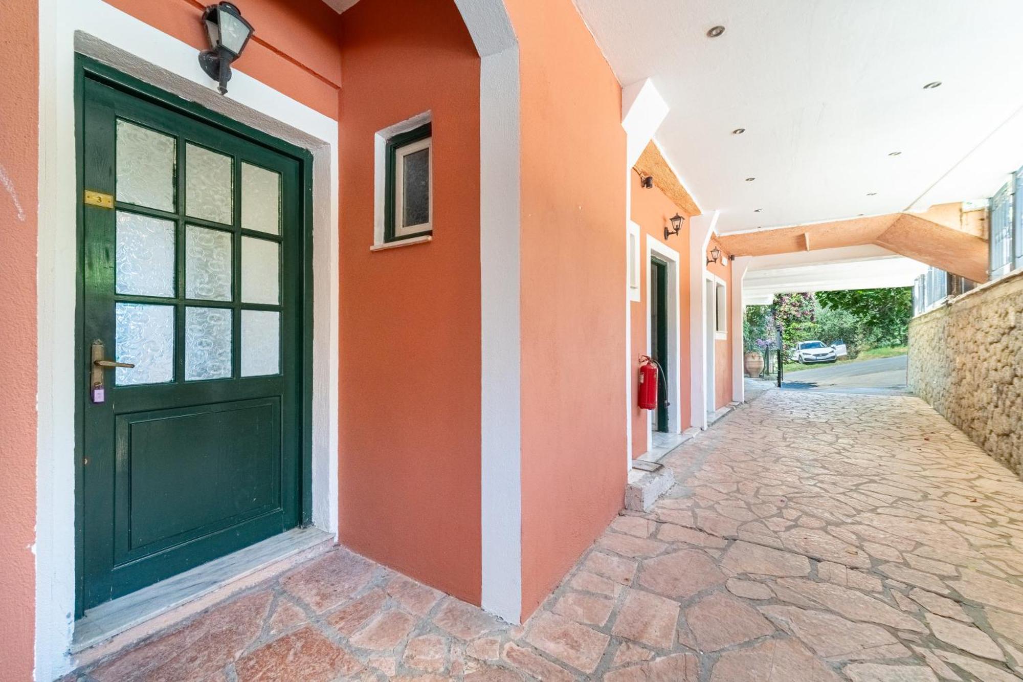 Arianna Studio Ground Floor 3 باليوكاستريتسا المظهر الخارجي الصورة